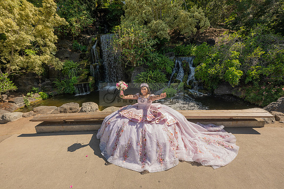 Sofia Mia quinceañera photos, videos, session, at Los Ageles Arboretum and Botanic Garden in Arcadia Ca, Gustavo Villarreal photographer, videographer, 323-633-8283, www.gvphotoandvideo.com