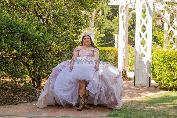 Sofia Mia quinceañera photos, videos, session, at Los Ageles Arboretum and Botanic Garden in Arcadia Ca, Gustavo Villarreal photographer, videographer, 323-633-8283, www.gvphotoandvideo.com
