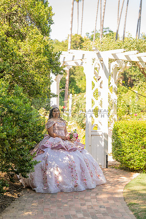 Sofia Mia quinceañera photos, videos, session, at Los Ageles Arboretum and Botanic Garden in Arcadia Ca, Gustavo Villarreal photographer, videographer, 323-633-8283, www.gvphotoandvideo.com