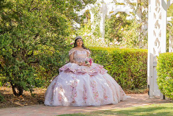 Sofia Mia quinceañera photos, videos, session, at Los Ageles Arboretum and Botanic Garden in Arcadia Ca, Gustavo Villarreal photographer, videographer, 323-633-8283, www.gvphotoandvideo.com