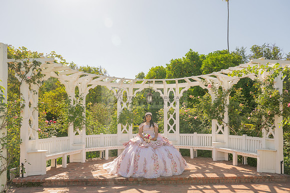 Sofia Mia quinceañera photos, videos, session, at Los Ageles Arboretum and Botanic Garden in Arcadia Ca, Gustavo Villarreal photographer, videographer, 323-633-8283, www.gvphotoandvideo.com
