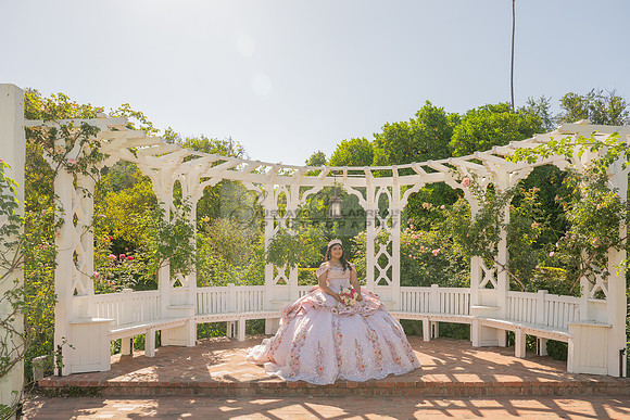 Sofia Mia quinceañera photos, videos, session, at Los Ageles Arboretum and Botanic Garden in Arcadia Ca, Gustavo Villarreal photographer, videographer, 323-633-8283, www.gvphotoandvideo.com