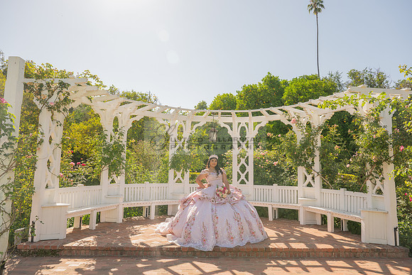 Sofia Mia quinceañera photos, videos, session, at Los Ageles Arboretum and Botanic Garden in Arcadia Ca, Gustavo Villarreal photographer, videographer, 323-633-8283, www.gvphotoandvideo.com