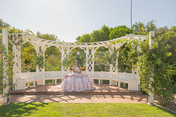 Sofia Mia quinceañera photos, videos, session, at Los Ageles Arboretum and Botanic Garden in Arcadia Ca, Gustavo Villarreal photographer, videographer, 323-633-8283, www.gvphotoandvideo.com