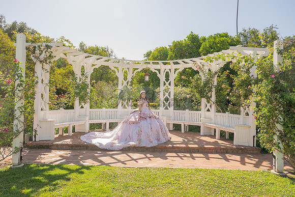 Sofia Mia quinceañera photos, videos, session, at Los Ageles Arboretum and Botanic Garden in Arcadia Ca, Gustavo Villarreal photographer, videographer, 323-633-8283, www.gvphotoandvideo.com