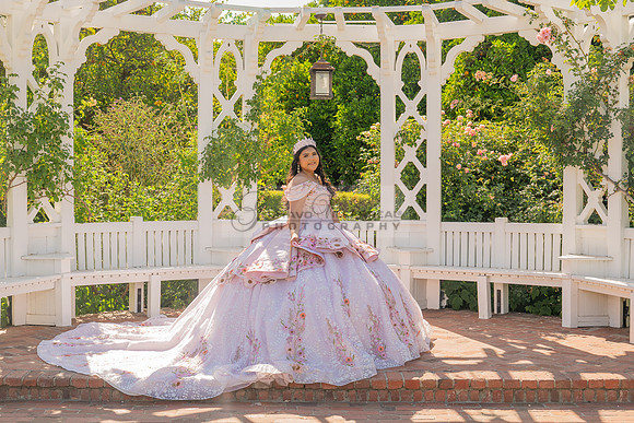 Sofia Mia quinceañera photos, videos, session, at Los Ageles Arboretum and Botanic Garden in Arcadia Ca, Gustavo Villarreal photographer, videographer, 323-633-8283, www.gvphotoandvideo.com