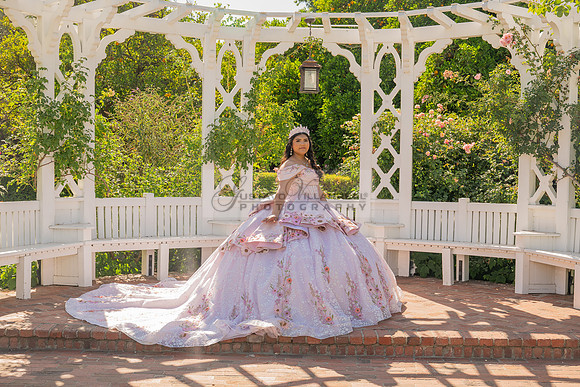 Sofia Mia quinceañera photos, videos, session, at Los Ageles Arboretum and Botanic Garden in Arcadia Ca, Gustavo Villarreal photographer, videographer, 323-633-8283, www.gvphotoandvideo.com