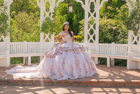 Sofia Mia quinceañera photos, videos, session, at Los Ageles Arboretum and Botanic Garden in Arcadia Ca, Gustavo Villarreal photographer, videographer, 323-633-8283, www.gvphotoandvideo.com