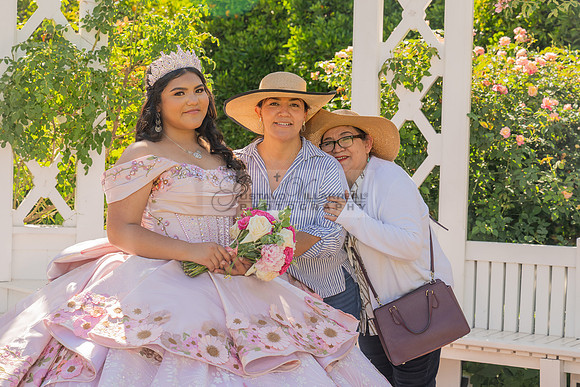 Sofia Mia quinceañera photos, videos, session, at Los Ageles Arboretum and Botanic Garden in Arcadia Ca, Gustavo Villarreal photographer, videographer, 323-633-8283, www.gvphotoandvideo.com