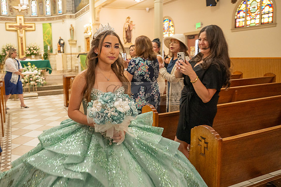 Mariajose quinceanera celebration, ceremony reception at Luminarias Restaurant in Monterey Park Ca, Gustavo Villarreal Photographer, videographer, 323-633-8283, www.gustavovillarreal.com