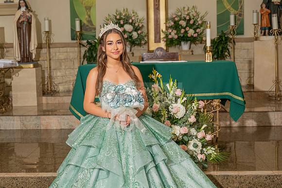 Mariajose quinceanera celebration, ceremony reception at Luminarias Restaurant in Monterey Park Ca, Gustavo Villarreal Photographer, videographer, 323-633-8283, www.gustavovillarreal.com