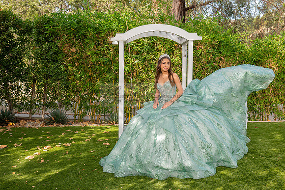 Mariajose quinceanera celebration, ceremony reception at Luminarias Restaurant in Monterey Park Ca, Gustavo Villarreal Photographer, videographer, 323-633-8283, www.gustavovillarreal.com