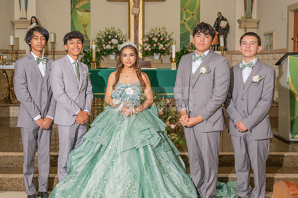 Mariajose quinceanera celebration, ceremony reception at Luminarias Restaurant in Monterey Park Ca, Gustavo Villarreal Photographer, videographer, 323-633-8283, www.gustavovillarreal.com