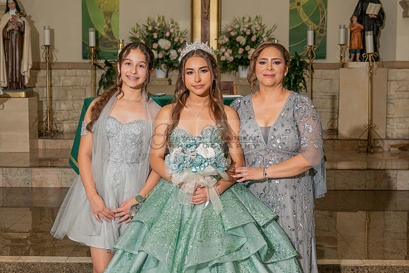 Mariajose quinceanera celebration, ceremony reception at Luminarias Restaurant in Monterey Park Ca, Gustavo Villarreal Photographer, videographer, 323-633-8283, www.gustavovillarreal.com