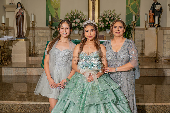 Mariajose quinceanera celebration, ceremony reception at Luminarias Restaurant in Monterey Park Ca, Gustavo Villarreal Photographer, videographer, 323-633-8283, www.gustavovillarreal.com