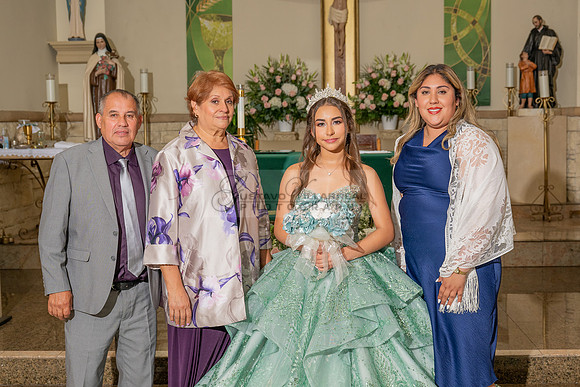 Mariajose quinceanera celebration, ceremony reception at Luminarias Restaurant in Monterey Park Ca, Gustavo Villarreal Photographer, videographer, 323-633-8283, www.gustavovillarreal.com
