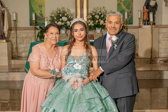 Mariajose quinceanera celebration, ceremony reception at Luminarias Restaurant in Monterey Park Ca, Gustavo Villarreal Photographer, videographer, 323-633-8283, www.gustavovillarreal.com