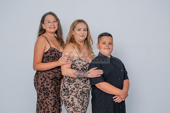 Jason family portraits in Whittier Ca, Gustavo Villarreal Photography, 323-633-8283, www.gvphotoandvideo.com
