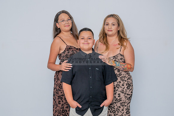 Jason family portraits in Whittier Ca, Gustavo Villarreal Photography, 323-633-8283, www.gvphotoandvideo.com