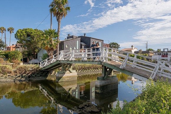 Karina and Raul engagement photos session, wedding photos at Venice Canals in Venice Beach California, Photography and videography by Gustavo Villarreal photographer, 323-633-8283, www.gvphotoandvideo