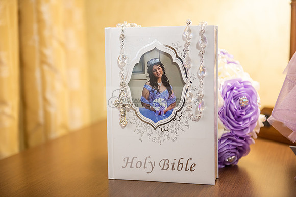 Alexis Mariana quinceanera, celebration, photographer, videographer at Double Tree hotel in Los Angeles, Rosemead Ca. by Gustavo Villarreal photography, 323-633-8283
