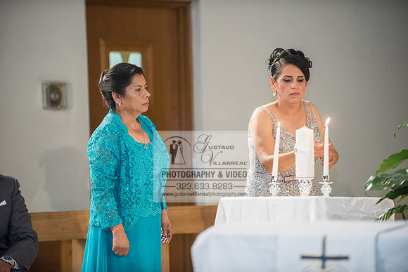 EVELIA Y JUAN weddings photography and video at St Joseph Catholic church in Hawthorne Ca, Reception venues at Temple of Emanuel of beberly hills Ca,  www.gustavovillarreal.com, 323-633-8283
