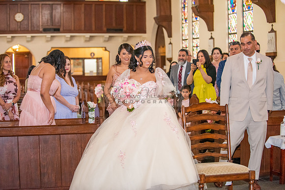 Elyana Ortiz Quinceanera celebration at Anaheim Hills Golf Course in Anaheim Ca, photographer, videographer, weddings, family portrait, Event photographer, Gustavo Villarreal photography 323-633-8283