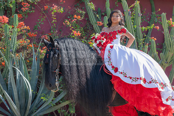 Sabrina Ai Crescencio quinceanera photoshoot photo, video en caballos, Duarte Ca, 323-633-8283, www.gvphotoandvideo.com
