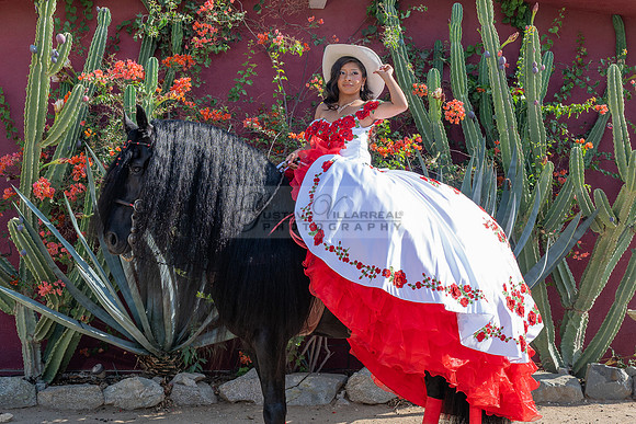 Sabrina Ai Crescencio quinceanera photoshoot photo, video en caballos, Duarte Ca, 323-633-8283, www.gvphotoandvideo.com