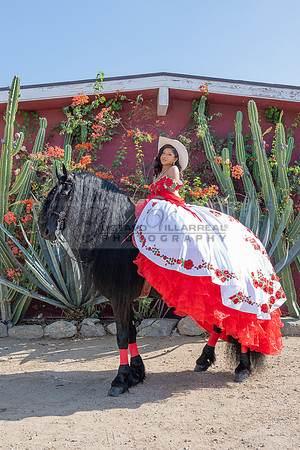 Sabrina Ai Crescencio quinceanera photoshoot photo, video en caballos, Duarte Ca, 323-633-8283, www.gvphotoandvideo.com