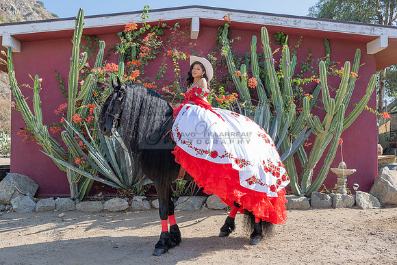 Sabrina Ai Crescencio quinceanera photoshoot photo, video en caballos, Duarte Ca, 323-633-8283, www.gvphotoandvideo.com
