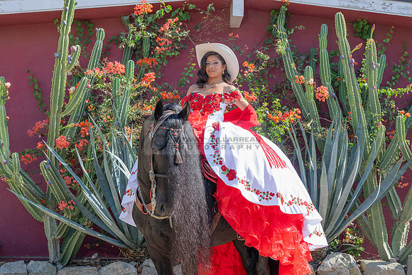 Sabrina Ai Crescencio quinceanera photoshoot photo, video en caballos, Duarte Ca, 323-633-8283, www.gvphotoandvideo.com