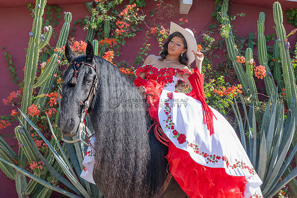 Sabrina Ai Crescencio quinceanera photoshoot photo, video en caballos, Duarte Ca, 323-633-8283, www.gvphotoandvideo.com