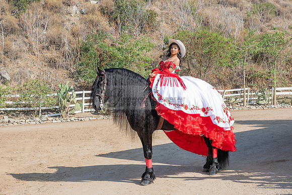 Sabrina Ai Crescencio quinceanera photoshoot photo, video en caballos, Duarte Ca, 323-633-8283, www.gvphotoandvideo.com