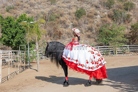 Sabrina Ai Crescencio quinceanera photoshoot photo, video en caballos, Duarte Ca, 323-633-8283, www.gvphotoandvideo.com