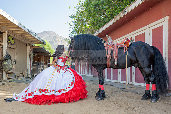 Sabrina Ai Crescencio quinceanera photoshoot photo, video en caballos, Duarte Ca, 323-633-8283, www.gvphotoandvideo.com