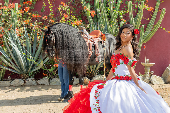 Sabrina Ai Crescencio quinceanera photoshoot photo, video en caballos, Duarte Ca, 323-633-8283, www.gvphotoandvideo.com
