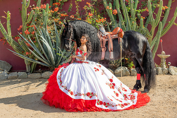 Sabrina Ai Crescencio quinceanera photoshoot photo, video en caballos, Duarte Ca, 323-633-8283, www.gvphotoandvideo.com