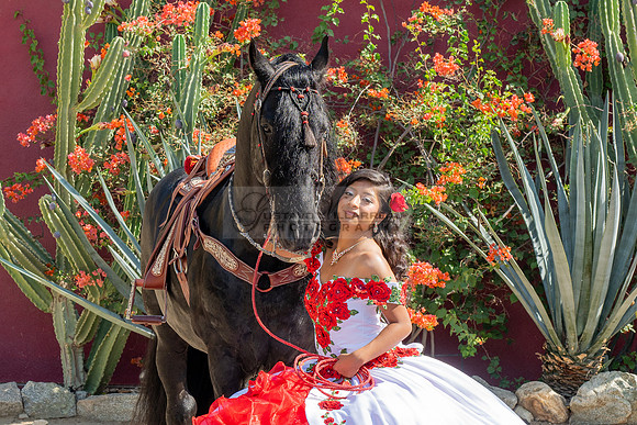 Sabrina Ai Crescencio quinceanera photoshoot photo, video en caballos, Duarte Ca, 323-633-8283, www.gvphotoandvideo.com