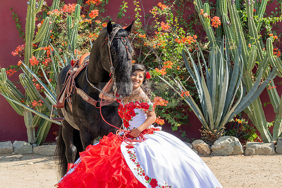 Sabrina Ai Crescencio quinceanera photoshoot photo, video en caballos, Duarte Ca, 323-633-8283, www.gvphotoandvideo.com