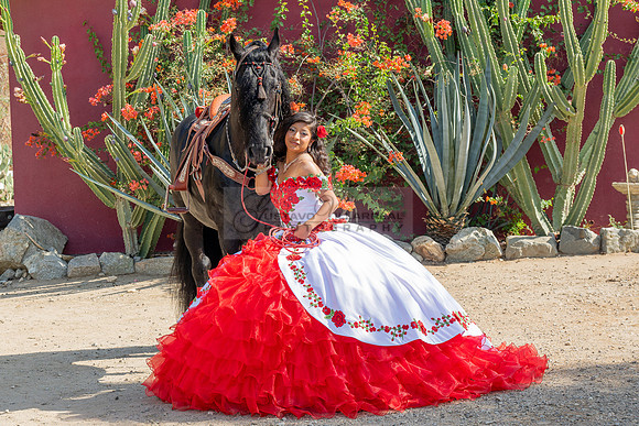 Sabrina Ai Crescencio quinceanera photoshoot photo, video en caballos, Duarte Ca, 323-633-8283, www.gvphotoandvideo.com