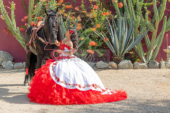 Sabrina Ai Crescencio quinceanera photoshoot photo, video en caballos, Duarte Ca, 323-633-8283, www.gvphotoandvideo.com