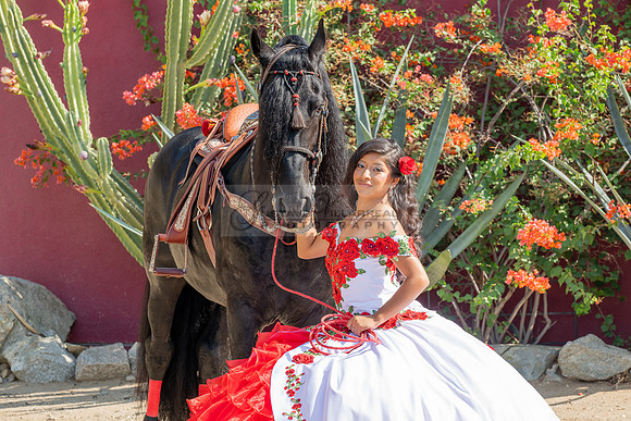 Sabrina Ai Crescencio quinceanera photoshoot photo, video en caballos, Duarte Ca, 323-633-8283, www.gvphotoandvideo.com