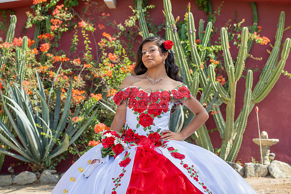 Sabrina Ai Crescencio quinceanera photoshoot photo, video en caballos, Duarte Ca, 323-633-8283, www.gvphotoandvideo.com