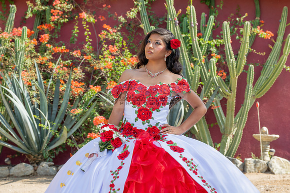Sabrina Ai Crescencio quinceanera photoshoot photo, video en caballos, Duarte Ca, 323-633-8283, www.gvphotoandvideo.com