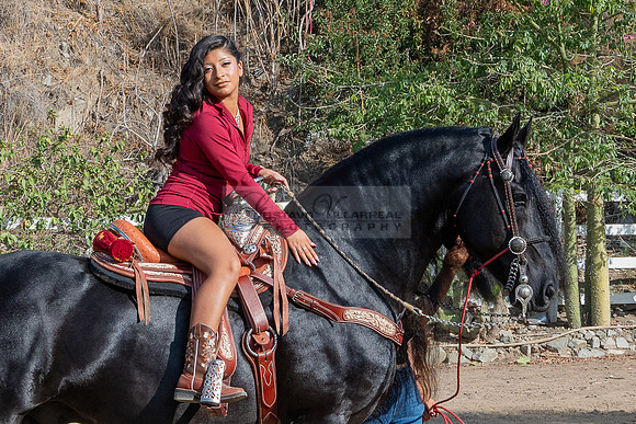 Sabrina Ai Crescencio quinceanera photoshoot photo, video en caballos, Duarte Ca, 323-633-8283, www.gvphotoandvideo.com