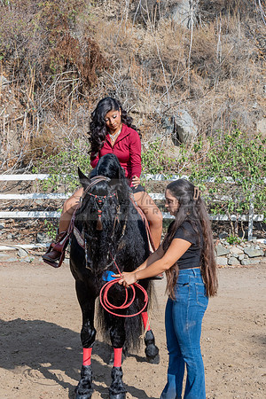 Sabrina Ai Crescencio quinceanera photoshoot photo, video en caballos, Duarte Ca, 323-633-8283, www.gvphotoandvideo.com