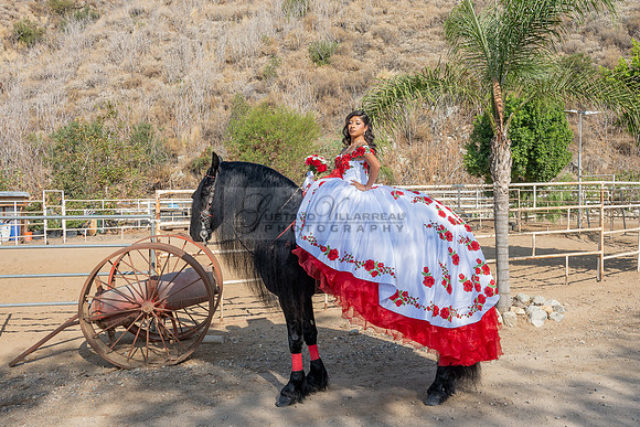Sabrina Ai Crescencio quinceanera photoshoot photo, video en caballos, Duarte Ca, 323-633-8283, www.gvphotoandvideo.com