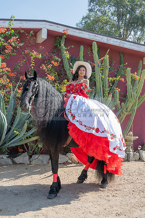 Sabrina Ai Crescencio quinceanera photoshoot photo, video en caballos, Duarte Ca, 323-633-8283, www.gvphotoandvideo.com