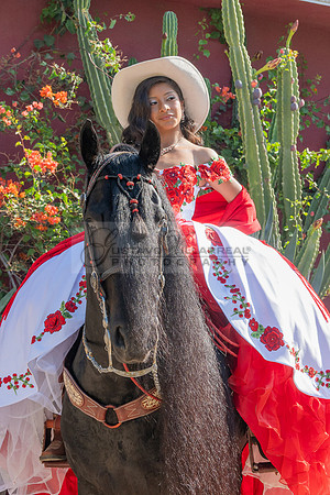 Sabrina Ai Crescencio quinceanera photoshoot photo, video en caballos, Duarte Ca, 323-633-8283, www.gvphotoandvideo.com